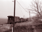 Kde jsou ty časy, kdy na "Tovačovce" denně jezdily takovéto vlaky! Záběr konce smíšeného vlaku se "Štokrem" 556.0214 v čele byl pořízen v Uhřičicích -   Foto: František Navrátil