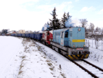Lokomotivy 740 518-6 a 740 869-3 firmy IDS Olomouc právě odváží z Lobodic vlak řepy do cukrovaru Hrušovany nad Jevišovkou   Foto: Rosťa Kolmačka