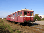 Unikátní přípojný vůz Blm 4-6564 (jediný dochovaný tohoto typu) byl na jednom z vlaků do Tovačova vyfotografován v Lobodicích   Foto: Rosťa Kolmačka