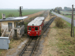 Kolem bývalé HL. Skašov prováží motorový vůz M131.1463 zvláštní osobní vlak do Kojetína   Foto: Michal Boček