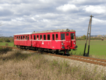 Motorový vlak v čele s vozem M131.1463 přijíždí od Tovačova do Uhřičic   Foto: Rosťa Kolmačka