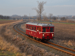 Esíčkem trati před Uhřičicemi projíždí "Hurvínek" M131.1454 při své cestě do Kojetína   Foto: Michal Boček