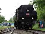 Mladičký mašinkfíra objíždí s lokomotivou 433.002 vozy zvláštního vlaku v Tovačově   Foto: Pavel Porteš