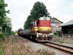 Manipulační vlaky byly v Tovačově naprosto všední záležitostí ještě koncem 90. let minulého století. Lokomotiva 742 319-7 se s jedním z nich připravuje k odjezdu do Kojetína   Foto: Petr Doležel