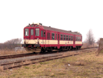 Vůz 842 011-9, který se jako první své řady projel po tovačovské trati, přijíždí do Lobodic   Foto: Rosťa Kolmačka