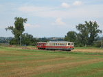 Motorový vůz M262.018 se blíží v čele vlaku směr Kojetín do Uhřičic   Foto: Martin Benáček