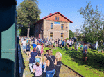 Zájem o svezení svatováclavským parním vlakem dobře ilustruje tento snímek pořízený na nádraží v Tovačově   Foto: Jana Plachá