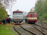 "Zamráča" 749 254-9 spolku KPKV Brno objíždí v Tovačově soupravu výlovového zvláštního vlaku   Foto: Stanislav Plachý