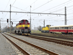 K neplánovanému setkání dvou "Ponorek", prototypové 730 002-5 a sériové 730 639-2, došlo na nádraží v Kojetíně   Foto: Michal Boček