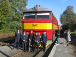 Nezbytný snímek personálu zvláštního vlaku s lokomotivou 751 232-0 byl na nádraží v Tovačově pořízen   Foto: Jana Plachá