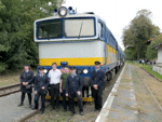 Nezbytné foto vlakové čety před lokomotivou 750 333-7 vzniklo v Tovačově   Foto: Rosťa Kolmačka