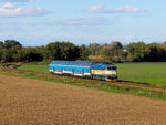 Na širé trati poblíž obce Polkovice byl stroj 750 333-7 zachycen se zvláštním vlakem z Tovačova do Kojetína   Foto: Antonín Kyselák